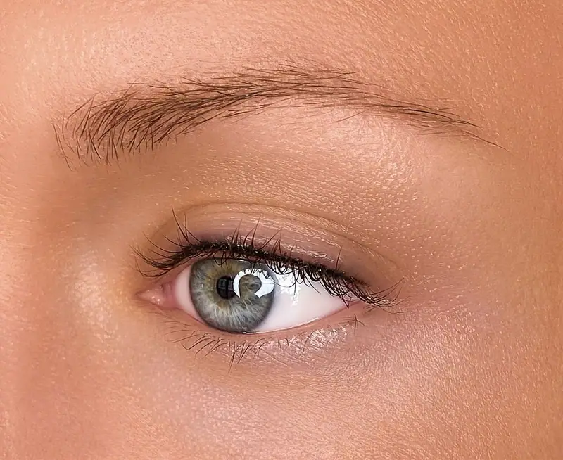 Cejas con micropigmentación
